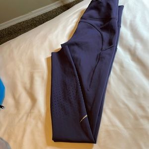 Nike Epic Lux Perforated Crop Leggings Purple Pant Tight Fit Capri CN8043-540